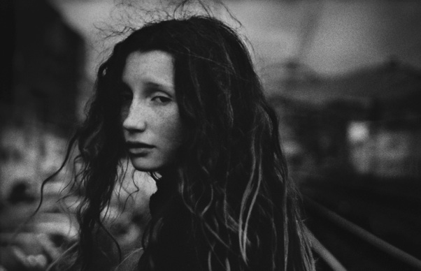Terres Basses - Gabrielle Duplantier - La main donne