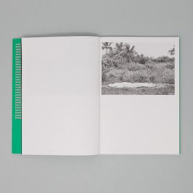 Buiding a wall - A book by Roméo Julien – Image 5